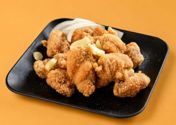 新開幕的清水鹹酥雞店成巷口美食新選擇 多年餐飲經驗打造日常質感台式炸物