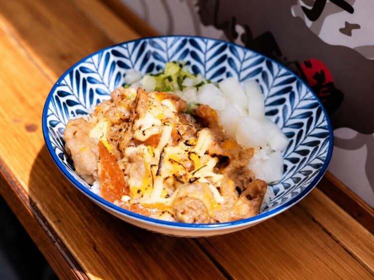 中和平價日料藏在住宅巷弄 累積經驗後投入創業 從丼飯與烏龍麵開始經營第一間店 中和平價日料藏在住宅巷弄 累積經驗後投入創業 從丼飯與烏龍麵開始經營第一間店