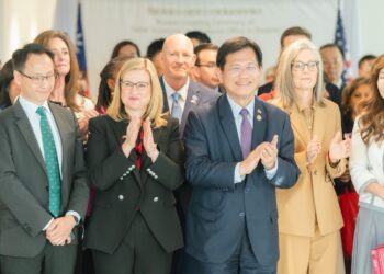 外交部長林佳龍出席我國駐鳳凰城辦事處揭牌儀式