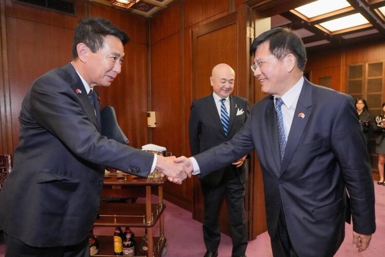 外交部長林佳龍午宴「日本維新會官民合作推進協議會」訪問團,深化台日友好關係及經貿合作 外交部長林佳龍午宴「日本維新會官民合作推進協議會」訪問團,深化台日友好關係及經貿合作