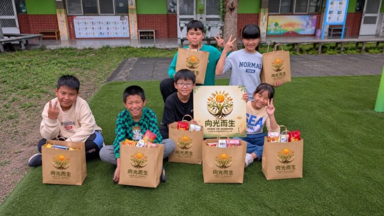 向光而生:創辦人方致遠攜手萬榮關懷站 走入偏鄉點亮愛的永續循環 向光而生:創辦人方致遠攜手萬榮關懷站 走入偏鄉點亮愛的永續循環