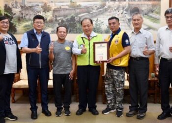 馬公港國際獅子會捐贈種苗培育經費 陳光復頒感謝狀肯定復育海洋資源