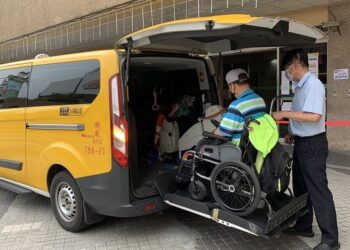 高市通用計程車導入「愛接送」預約服務系統 行動不便者的一大福音
