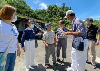 慈濟攜手家樂福企業共善  深入阿里山改善長輩居家安全