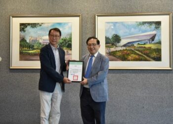 台南郭醫總裁贈畫樹人醫專典藏