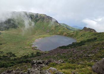 韓國自助行，湯老師登南韓最高山-漢拏山
