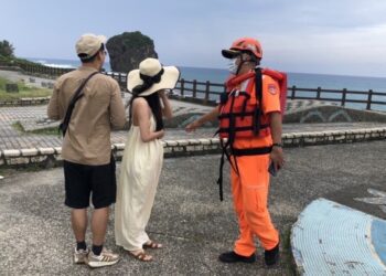 颱風「小犬」侵襲  海巡呼籲民眾勿闖管制區以免觸法