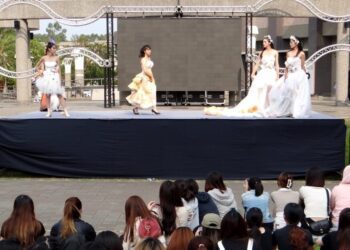 妝彩靚亮·綠時尚走秀  模特兒申展台爭奇鬥艷