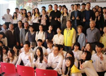 文藻外語教學系畢業成果展 舉辦雙語市集引人氣