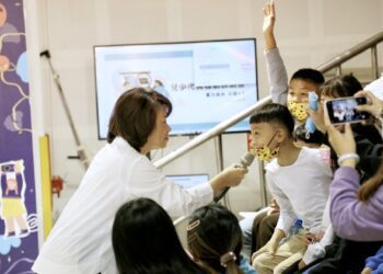 嘉義市112年度國際兒童人權日「童心協力 兒權+1」嘉年華活動 市長黃敏惠共同響應