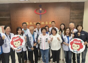 嘉義市立委候選人張秀華登記拔頭籌 做伙走做伙拚嘉義一定贏