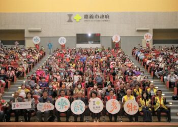 小鎮醫師陳錦煌來嘉分享「社會處方箋」共同打造樂齡勇壯嘉義市