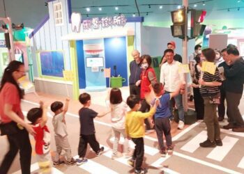 港都好行，從小做起   交通委員會考察科工館兒童交通公園 打造安全快樂的城市學習環境