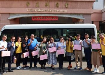 高雄榮家榮光號幸福巴士啟程 讓長輩行的安全、行的便利