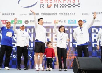 帶二寶體驗臺北馬拉松歡樂早餐跑 蔣萬安:希望不分年齡都能享受路跑的美好