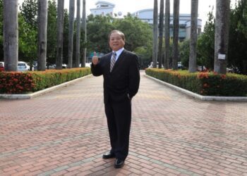 教育家人物典範 CEO校長楊長鉿：為學生找出路，培養會讀又會玩的一流人才