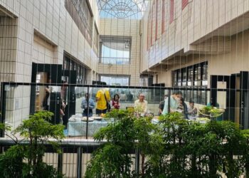 走廊變藝廊 藏書閣變沙龍