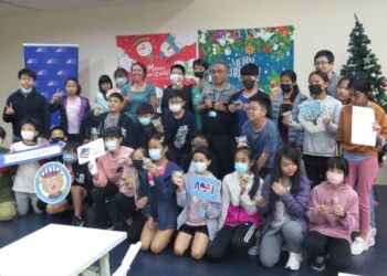 美國國務院英語教學專家魅力教學   帶領河堤國小學生學習美國節慶文化與英語教育