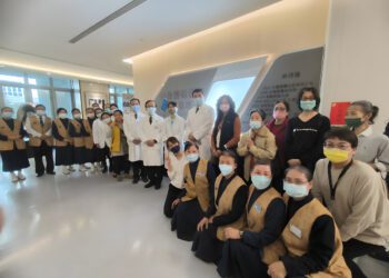 台中慈濟醫院護理師余沛倫 水彩畫揮灑夢想與希望