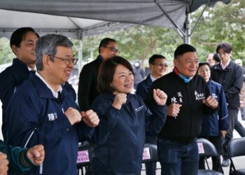 陳揆視察嘉義市東義路及盧山橋改建工程竣工情形 市長黃敏惠向中央提出重大建設經費需求