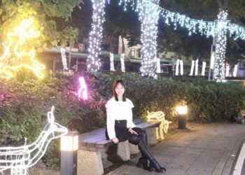 萌趣小白兔、麋鹿闖入中港河廊 聖誕燈海點亮新莊夜空