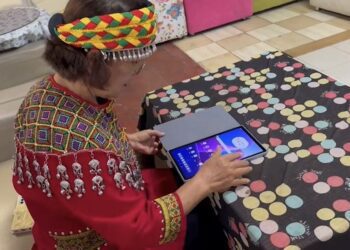 降低年齡數位落差  高市補助55歲以上原民長者50台平板電腦