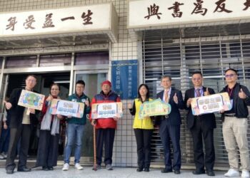 高市聯醫「聯醫左圖樂齡派對」閱快活  全國首創公共圖書館長照據點