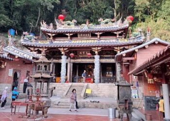 旗山神農宮 恭奉福建真寶殿神農大帝