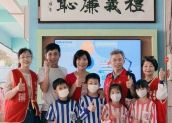 橋頭國小推廣品德暨書法文化 掛牌禮義廉恥墨寶