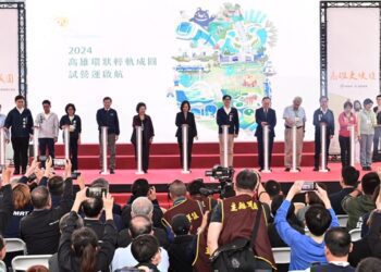 陳其邁宣布元旦輕軌成圓試營運啟航