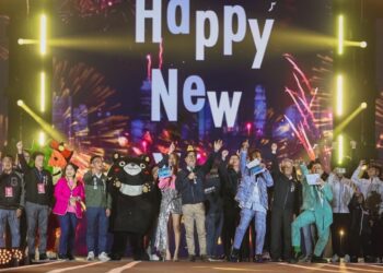 240秒燦爛煙火搭天團神曲迎接新年 陳其邁祝賀新年快樂、美夢成真