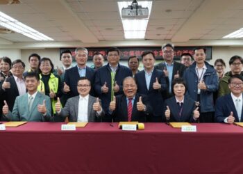 夢想更靠近 青年創業及中小企業信保基金貸款合作簽約儀式