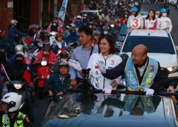 韓國瑜稱讚李眉蓁向光而行 將贏得選戰