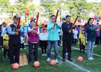 頭份蟠桃國小24周年校慶運動會 足球場籃球場同日啟用