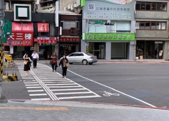 視障導引標線+智慧有聲號誌2.0 視障朋友行的安全再升級