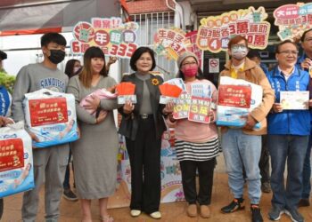 新年生好運 張麗善親賀「萬寶龍」計畫年輕夫妻喜領13萬元