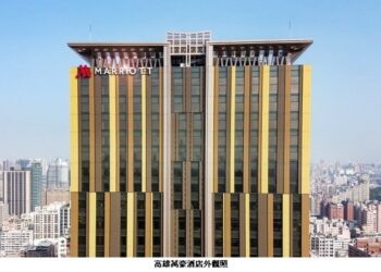 黃色小鴨旋風再現!「最美都會飯店」高雄萬豪酒店推出熱點打卡住房專案 入住享翌日豐盛自助早餐、外帶異國美饌 一泊二食6,388元起