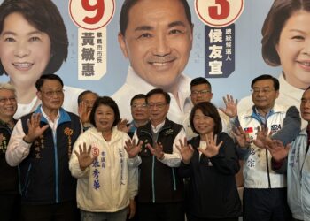 郭董好友宣明智呼籲搶救郭台銘票投侯友宜 今南下嘉義市陪同張秀華車隊掃街