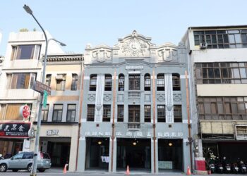 台南首間台人創立進口洋貨五福商店修復完成