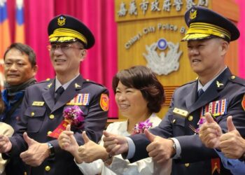嘉義市警察局卸、新任局長交接 市長黃敏惠期勉警政力量安定民心 共創「全齡共享、世代宜居」幸福城市