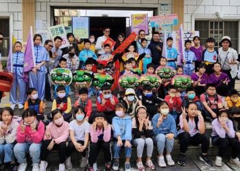 祥獅獻瑞  梓官戶所與民眾提前歡慶迎新年