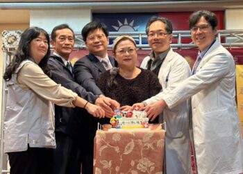 嘉義救心升級台灣心肌梗塞學會「心繫嘉人」捐贈守心藥盒 嘉榮呼籲心不適撥打119啟動救心團隊護生命