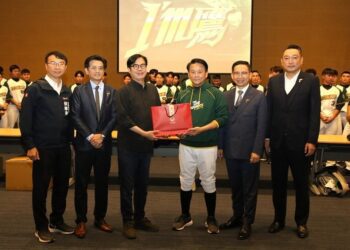 台鋼雄鷹「I’m IN! 飛向一軍」   市長陳其邁出席讚美夢成真 預祝旗開得勝