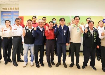 119消防節感謝消防弟兄姊妹 陳其邁至勤務中心慰勉值勤同仁辛勞