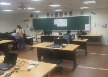 高雄一考區試場開放順利 王政彥籲請考生考試日提早出門