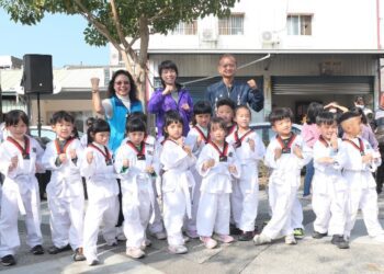 歡樂樸城－嘉義縣朴子市公所七位書法家現場新春揮毫