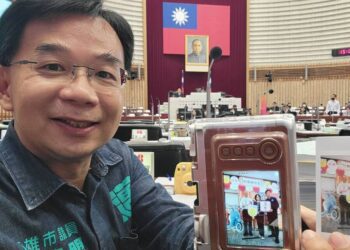 漾新聞|文化部下禁令！年輕人買拍立得是「文化幣亂源？」郭建盟議員喊冤質疑