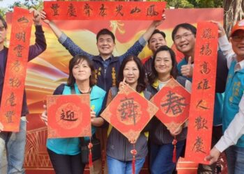 龍鳳吉祥春聯揮毫 襄春節氛圍、宣導防治性別暴力