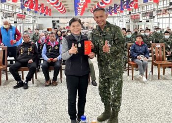 頭份市各界春節斗煥坪營區勞軍活動 市長羅雪珠率團感謝並致贈加菜金