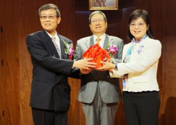 竹縣府卸、新任文化局長交接 楊文科盼延續良政注入創新